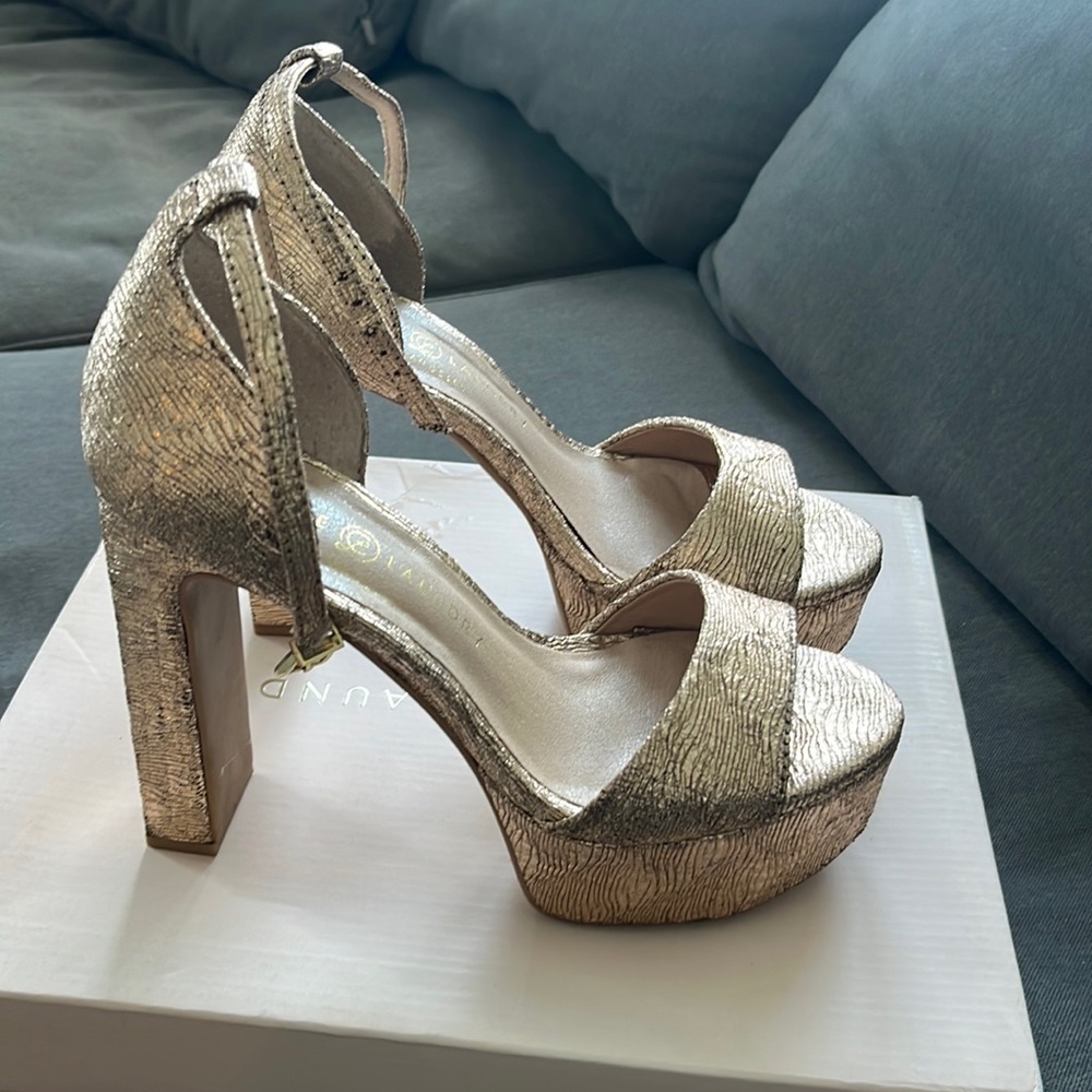 Chinese Laundry women’s platform heels, size 7